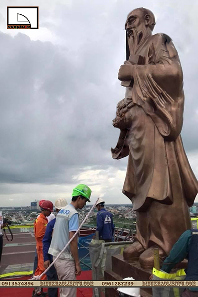 Tượng điêu khắc mang nhiều giá trị ứng dụng